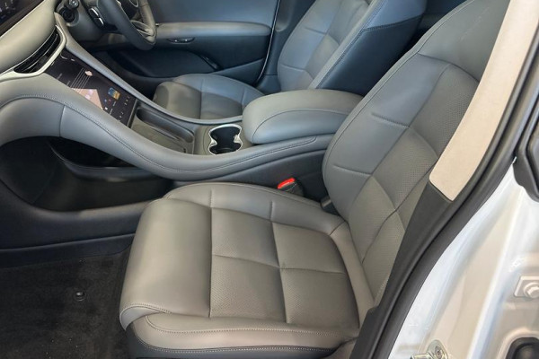 2026 MY25 MG IM5 P12L Premium Hatch Image 11