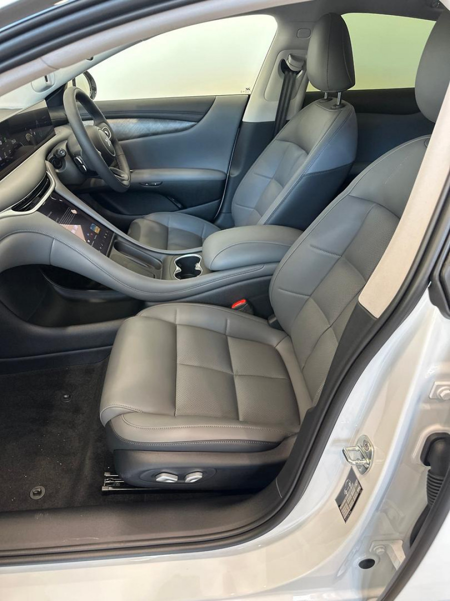 2026 MY25 MG IM5 P12L Premium Hatch Image 11