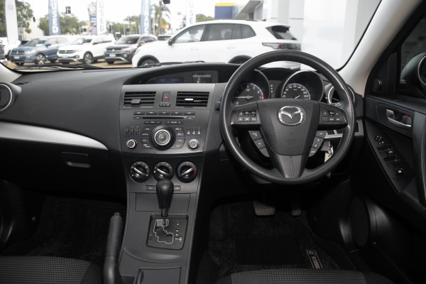 2013 Mazda 3 Neo Hatch Image 7