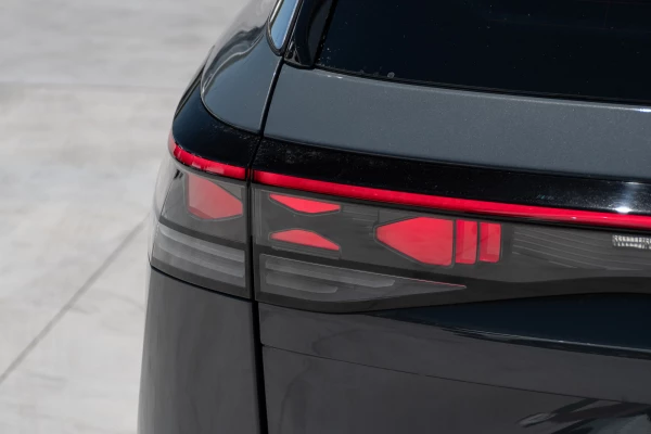 2025 Volkswagen Tayron R4 195TSI R-Line SUV Image 25