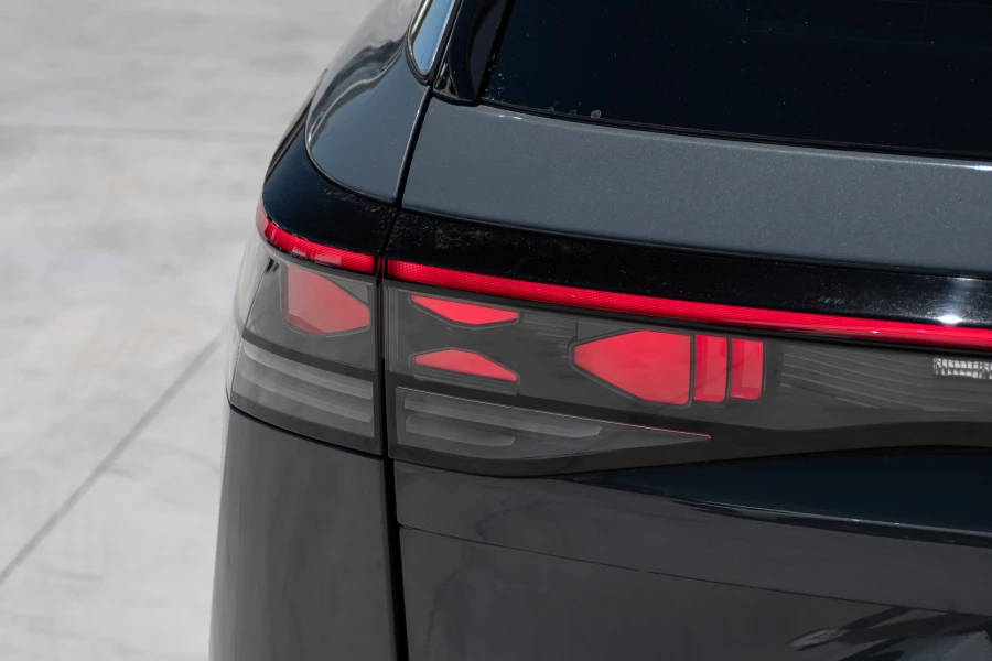 2025 Volkswagen Tayron R4 195TSI R-Line SUV Image 25