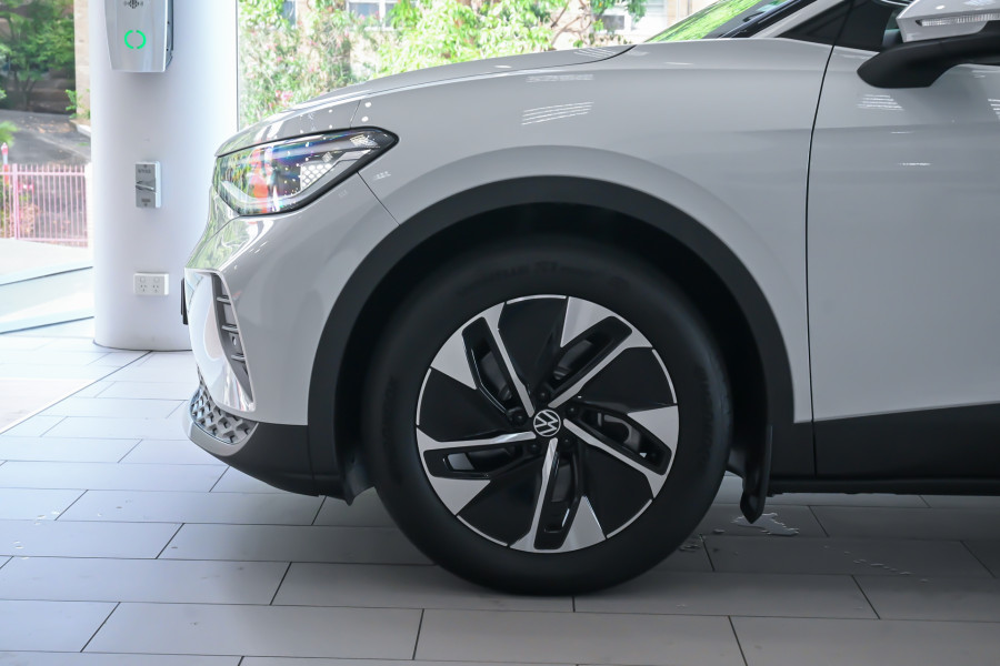 2024 MY25 Volkswagen ID. 4 E2 Pro SUV Image 25