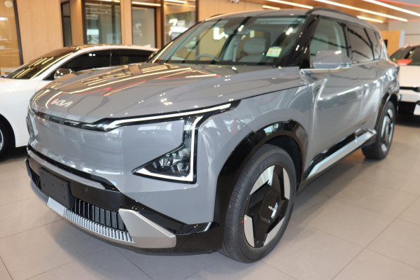 2026 Kia EV5 OVc Earth SUV Image 5