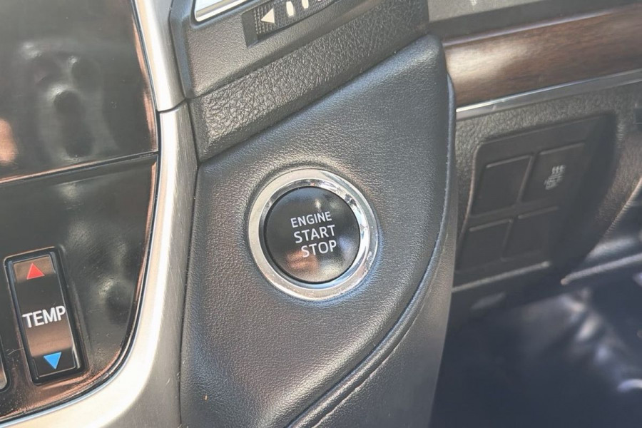 2019 Toyota LandCruiser VDJ200R VX SUV Image 21