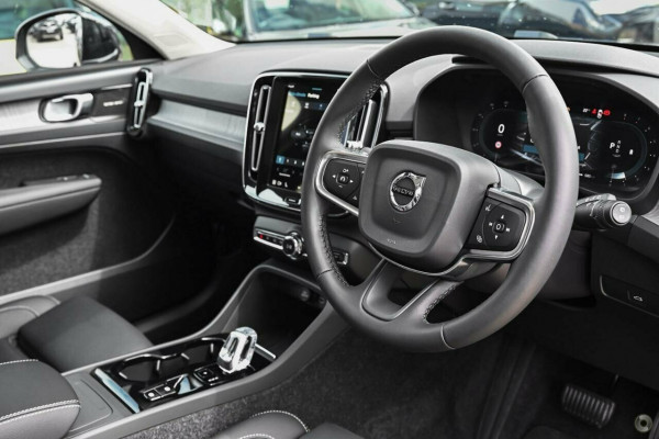 2024 MY25 Volvo XC40 XZ Ultra B4 Bright SUV Image 5