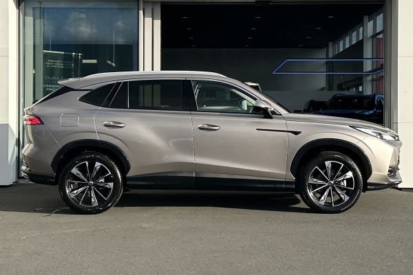 2025 MG HS AS33 Essence SUV Image 4