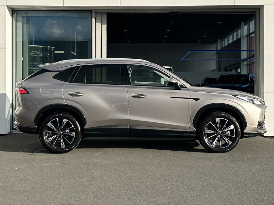 2025 MG HS AS33 Essence SUV Image 4