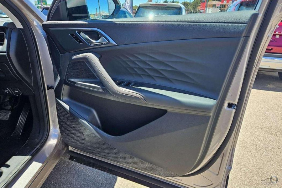 2025 MG HS AS33 Excite SUV Image 13