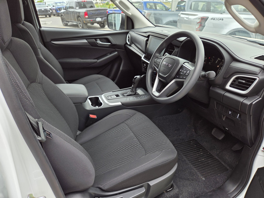 2026 Isuzu MU-X RJ LS-M SUV Image 9