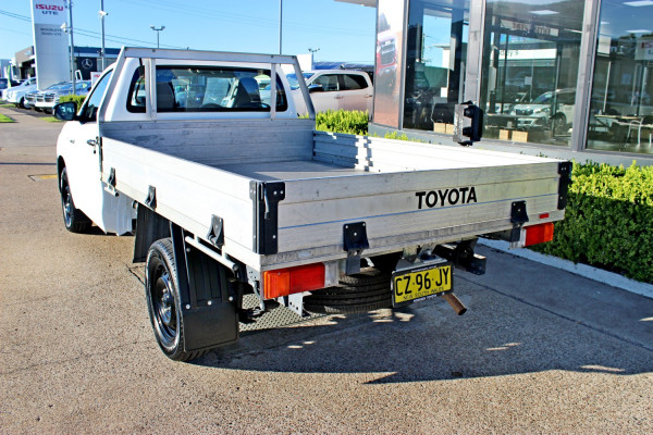 2021 Toyota HiLux Workmate Cab Chassis Image 6