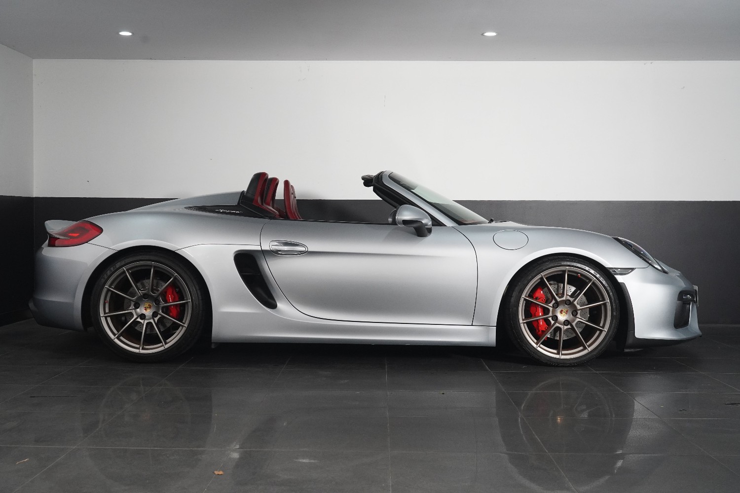 2016 Porsche Boxster Spyder Convertible Image 16