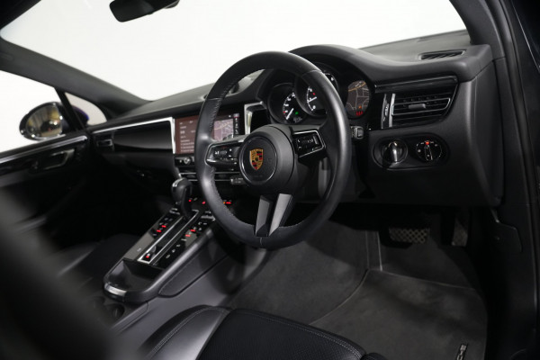 2022 Porsche Macan SUV Image 10
