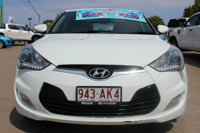 2012 Hyundai Veloster FS + Coupe Hatchback Mobile Image 3