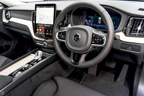 2025 MY26 Volvo XC60 UZ Plus B5 Bright SUV Image 5