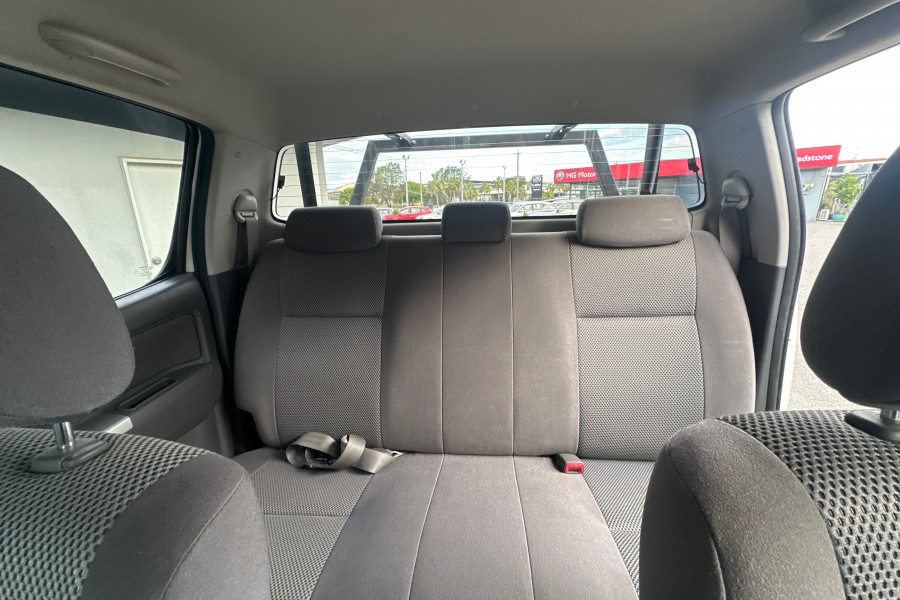 2013 MY14 Toyota HiLux SR5 Double Cab Pickup Image 17