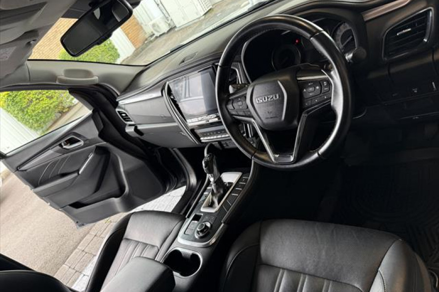2022 Isuzu MU-X RJ LS-T SUV Image 14