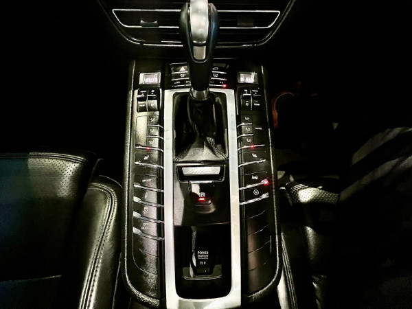 2019 MY20 Porsche Macan 95B S SUV image 18