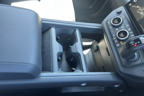 2025 MY26 Land Rover Defender L663 110 D350 X-Dynamic HSE SUV Image 16