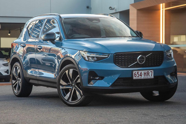 2023 Volvo XC40 XZ Ultimate B5 Dark SUV