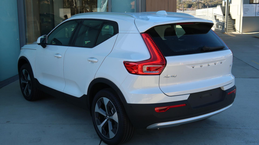 2025 MY26 Volvo XC40 XZ Plus B4 SUV Image 3