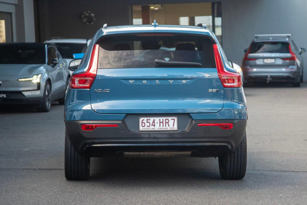 2023 Volvo XC40 XZ Ultimate B5 Dark SUV Image 5