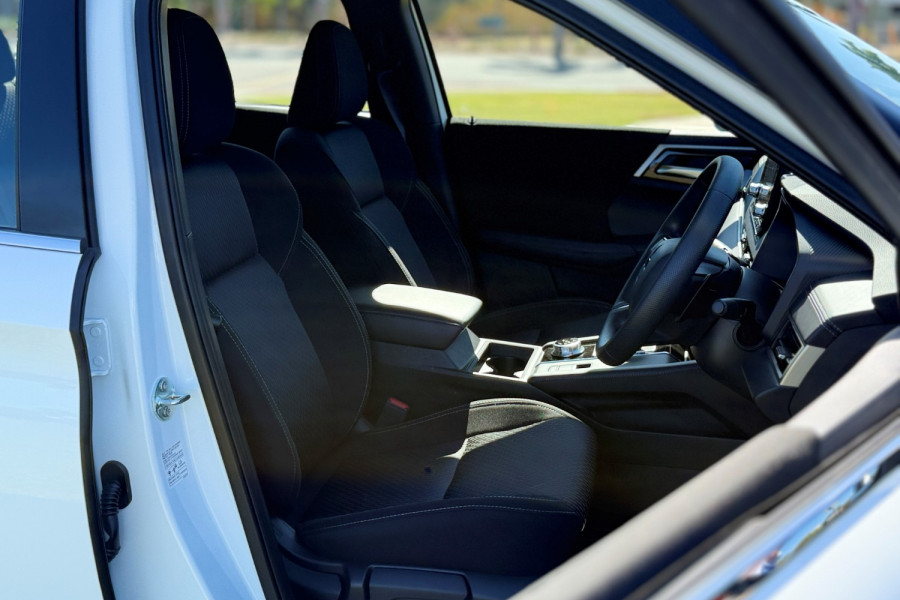 2024 Mitsubishi Outlander ZM PHEV ES SUV Image 11