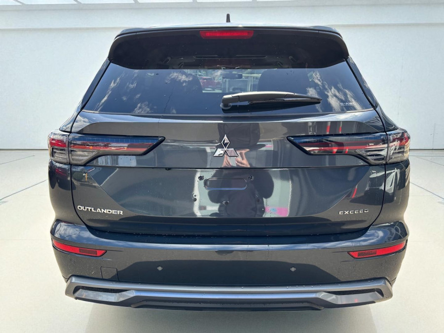 2025 Mitsubishi Outlander ZM Exceed SUV Image 6