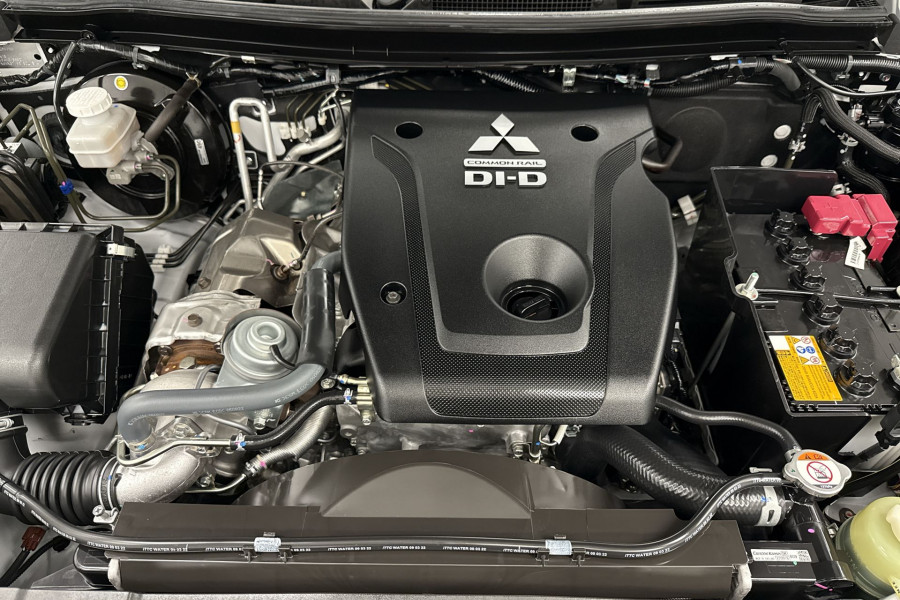 2022 Mitsubishi Pajero Sport GSR Wagon Image 11
