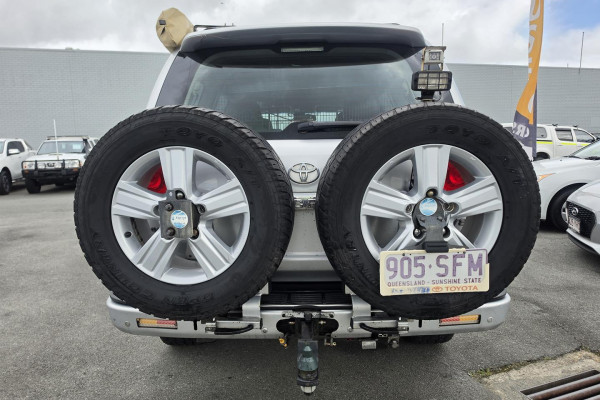 2012 MY10 Toyota LandCruiser VDJ200R Sahara SUV Image 8