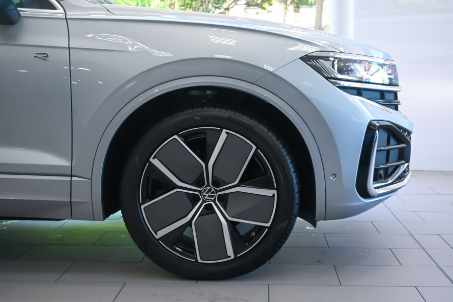 2025 Volkswagen Touareg RC 210TDI R-Line SUV