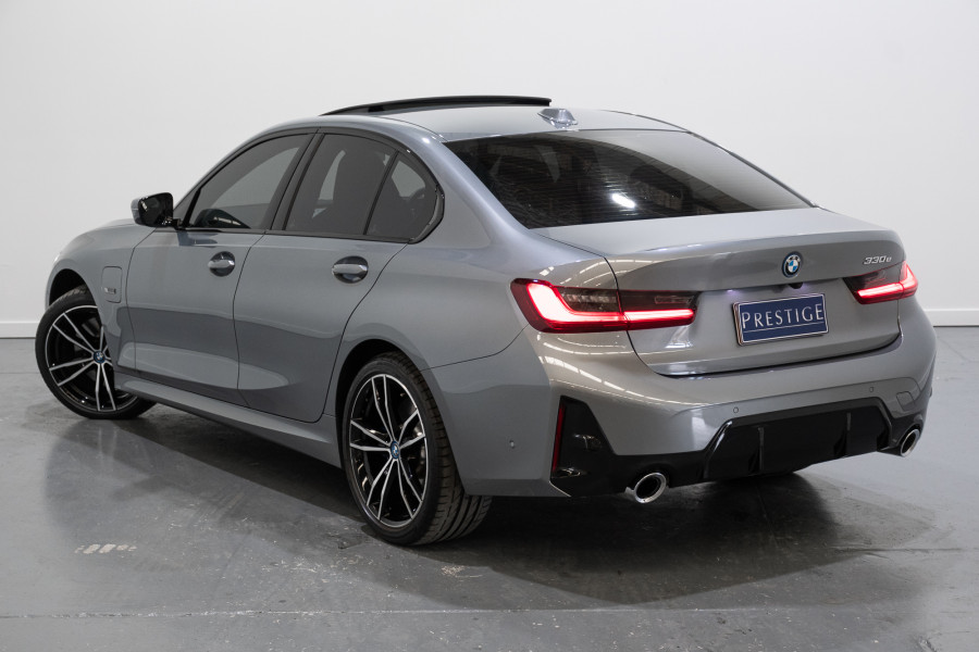 2022 BMW 3 Series 30e M Sport Phev Sedan Image 9
