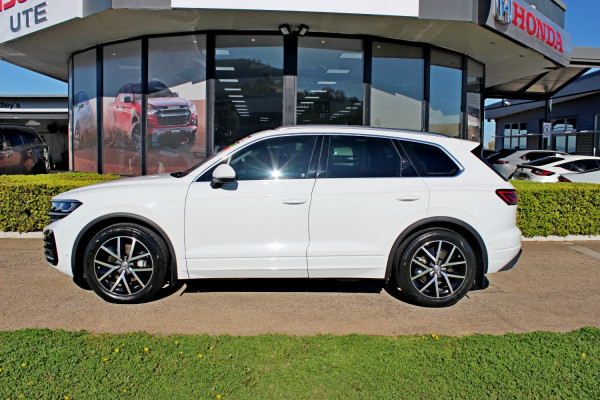 2024 MY25 Volkswagen Touareg RC 210TDI Elegance SUV Image 5