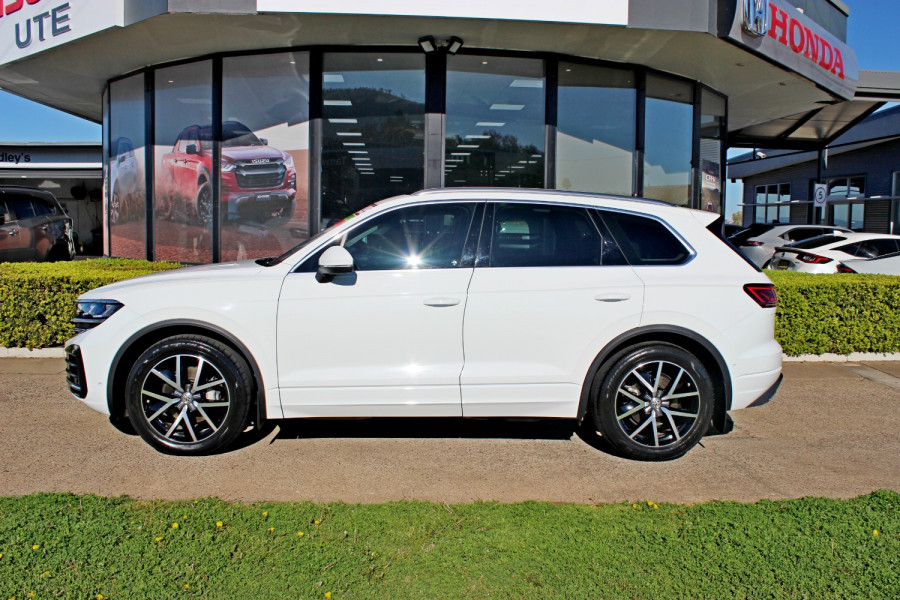 2024 MY25 Volkswagen Touareg RC 210TDI Elegance SUV Image 5