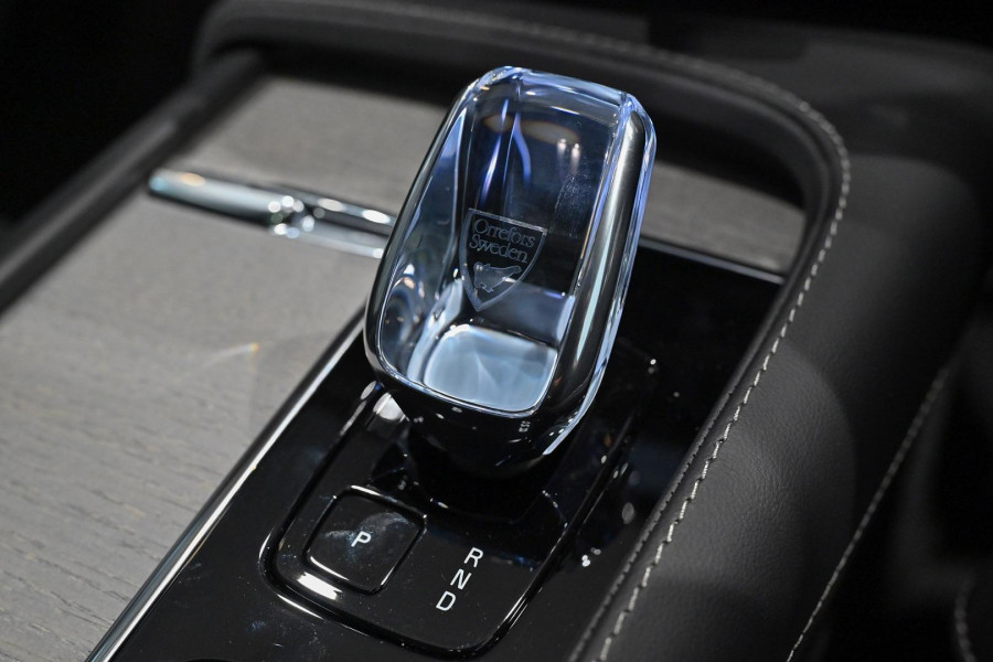 2024 MY25 Volvo XC90 L Series Ultra T8 Plug-In Hybrid SUV Image 17
