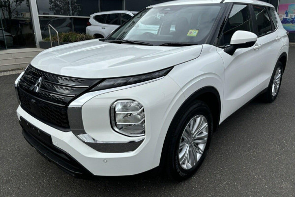2024 Mitsubishi Outlander ZM ES SUV