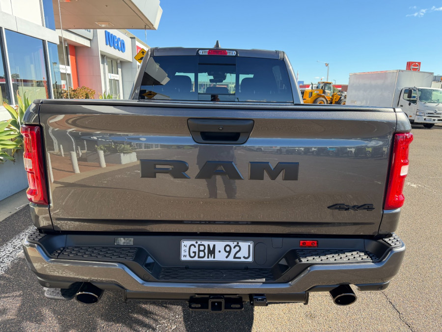 2026 Ram 1500 Express Ute Image 7
