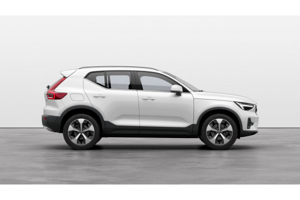 2025 Volvo XC40 XZ Ultra B4 Bright SUV Image 5