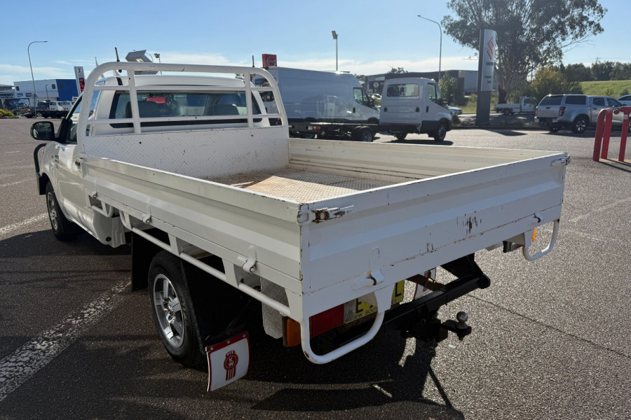 2009 Toyota HiLux TGN16R WorkMate Cab Chassis Image 6