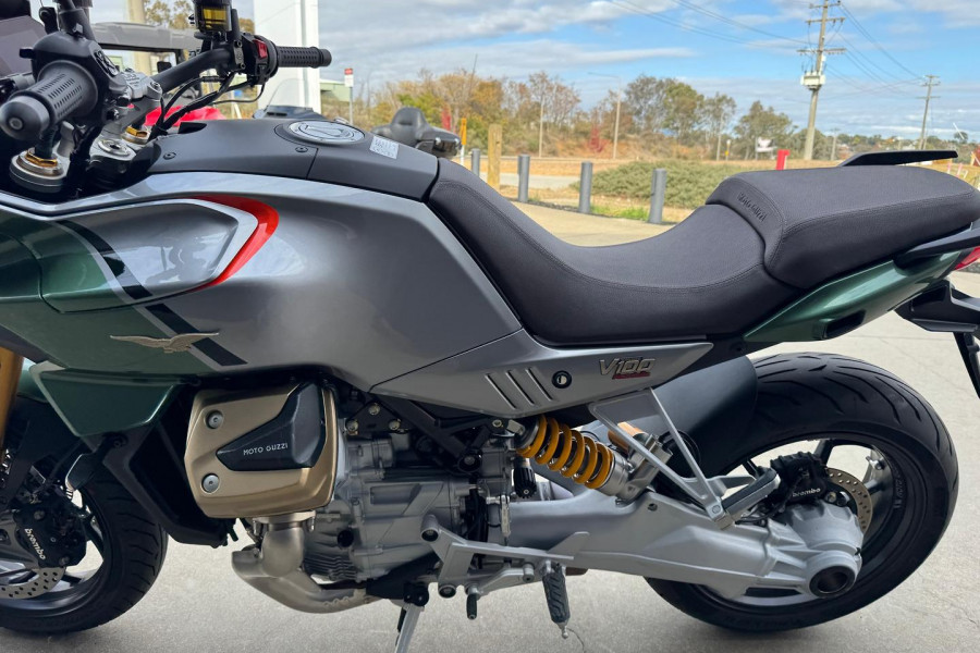 2023 Moto Guzzi V100 Mandello S V100 Image 13