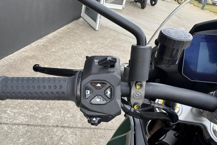 2023 Moto Guzzi V100 Mandello S V100 Image 21