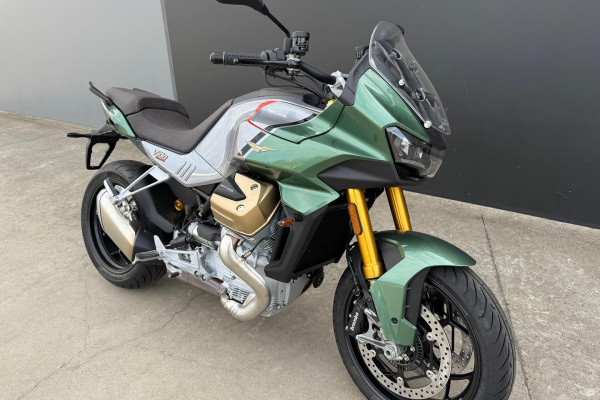 2023 Moto Guzzi V100 Mandello S V100