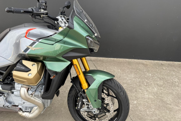 2023 Moto Guzzi V100 Mandello S V100