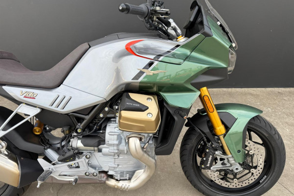 2023 Moto Guzzi V100 Mandello S V100