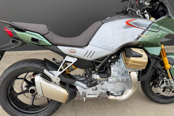 2023 Moto Guzzi V100 Mandello S V100 Image 5