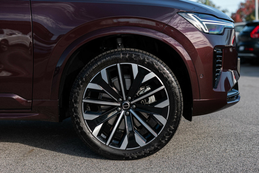 2025 MY26 Volvo XC90 L Series Ultra B5 Dark SUV Image 10