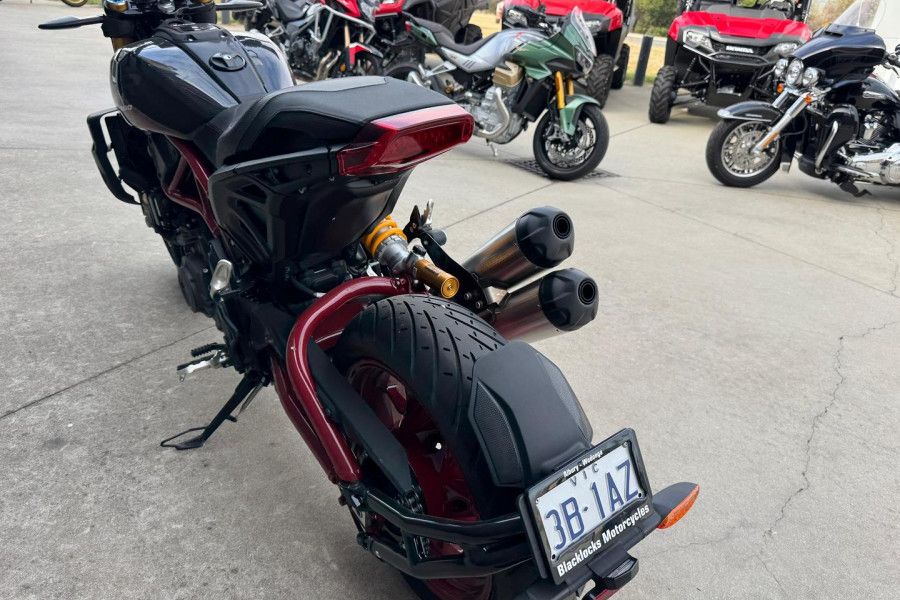 2024 MY23 Indian FTR 1200 R Carbon FTR Image 9
