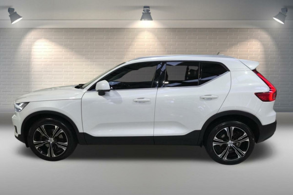 2022 Volvo XC40 XZ T4 Inscription SUV Image 5