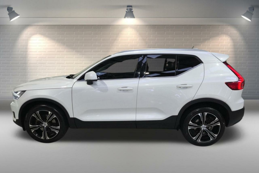 2022 Volvo XC40 XZ T4 Inscription SUV Image 5