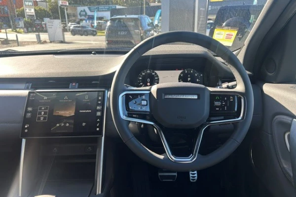 2025 MY26 Land Rover Discovery Sport L550 P250 Landmark SUV Image 11