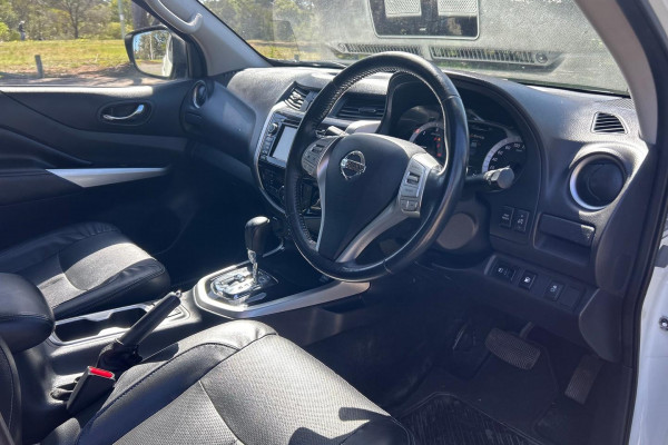 2019 Nissan Navara D23 Series 3 ST-X King Cab Pickup Image 19